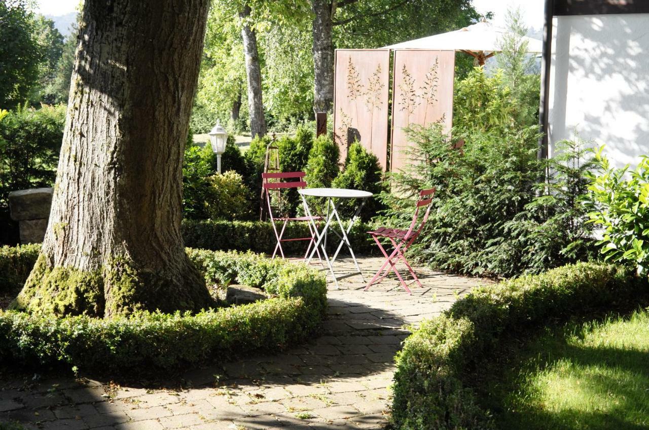 Gasthof Waescherschloss Waeschenbeuren Luaran gambar